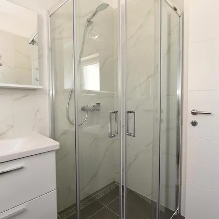Apartament 22 *